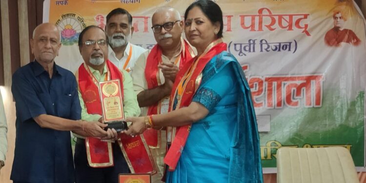 Jamshedpur proud : रांची में भारत विकास परिषद की प्रांतीय कार्यशाला में संतोष अग्रवाल को किया सम्मानित