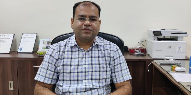 Tata steel chief wellness officer speaks : टाटा स्टील के चीफ वेलनेस ऑफिसर मुकेश अग्रवाल ने बताया कार्यस्थल पर मानसिक स्वास्थ्य का कैसे रख सकते है ख्याल, भावनात्मक कल्याण की संस्कृति का निर्माण जरूरी Tata steel chief wellness officer speaks : टाटा स्टील के चीफ वेलनेस ऑफिसर मुकेश अग्रवाल ने बताया कार्यस्थल पर मानसिक स्वास्थ्य का कैसे रख सकते है ख्याल, भावनात्मक कल्याण की संस्कृति का निर्माण जरूरी