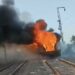 Fire in rajdhani express : त्रिवेंद्रम-निजामुद्दीन राजधानी एक्सप्रेस में रतलाम के पास भीषण आग से दो बोगियां खाक, मुंबई-दिल्ली रेल मार्ग पर परिचालन प्रभावित, किसी के हताहत होने की सूचना नहीं, राहत एवं बचाव कार्य जारी