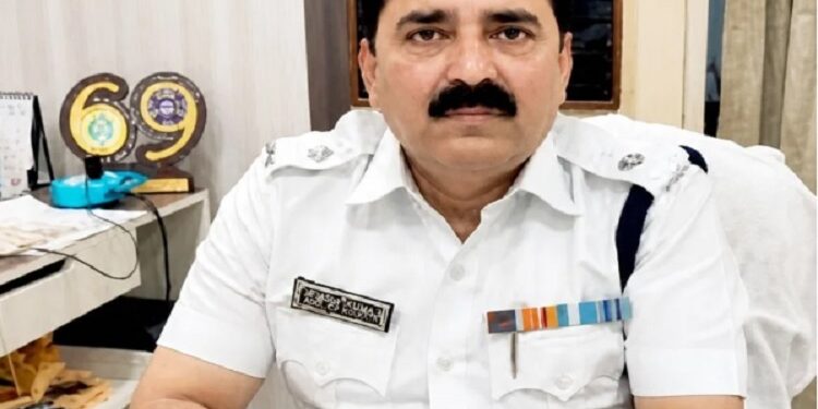 Ed look out notice to Kolkata dcp shantanu sinha : ईडी का कोलकाता के डीसीपी शांतनु सिन्हा के खिलाफ लुक आउट नोटिस, रिटायरमेंट के बाद ममता बनर्जी ने दिया था सेवा विस्तार