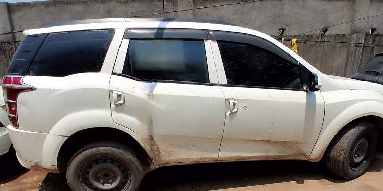 Saraikela 4 cows recovered from a xuv : कपाली क्षेत्र में वाहन जांच के दौरान एक संदिग्ध एक्सयूवी से चार गायें बरामद कीं, पुलिस ने गाड़ी की जब्त, फरार ड्राइवर की गिरफ्तारी के कर रही प्रयास Saraikela 4 cows recovered from a xuv : कपाली क्षेत्र में वाहन जांच के दौरान एक संदिग्ध एक्सयूवी से चार गायें बरामद कीं, पुलिस ने गाड़ी की जब्त, फरार ड्राइवर की गिरफ्तारी के कर रही प्रयास