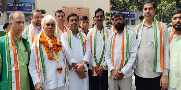 Jamshedpur intuc rally on may day : मजदूर दिवस पर टाटा मोटर्स वर्कर्स यूनियन परिसर से निकली भव्य रैली, आदित्यपुर स्थित ऑटो क्लस्टर पहुंच कर हुई संपन्न, इंटक के बड़े से छोटे तक सभी नेताओं ने की शिरकत Jamshedpur intuc rally on may day : मजदूर दिवस पर टाटा मोटर्स वर्कर्स यूनियन परिसर से निकली भव्य रैली, आदित्यपुर स्थित ऑटो क्लस्टर पहुंच कर हुई संपन्न, इंटक के बड़े से छोटे तक सभी नेताओं ने की शिरकत