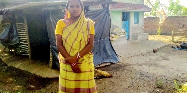Jamshedpur rural cattle theft : पटमदा के बामनी गांव में घर से तीन खस्सी की चोरी, चोरी की बढ़ती घटनाओं को लेकर क्षेत्र के ग्रामीणों में गुस्सा Jamshedpur rural cattle theft : पटमदा के बामनी गांव में घर से तीन खस्सी की चोरी, चोरी की बढ़ती घटनाओं को लेकर क्षेत्र के ग्रामीणों में गुस्सा