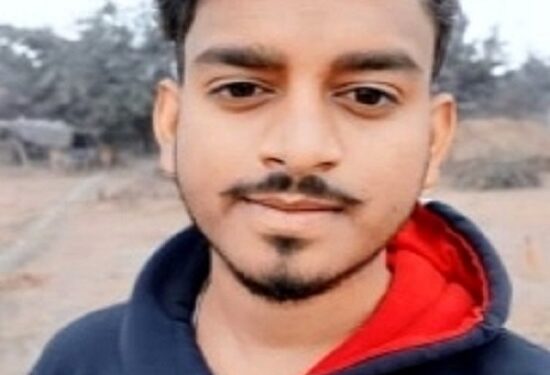 Saraikela suicide : सरायकेला के बीरबांस में युवक ने फांसी लगाई, युवक की मौत से क्षेत्र में मातम का माहौल