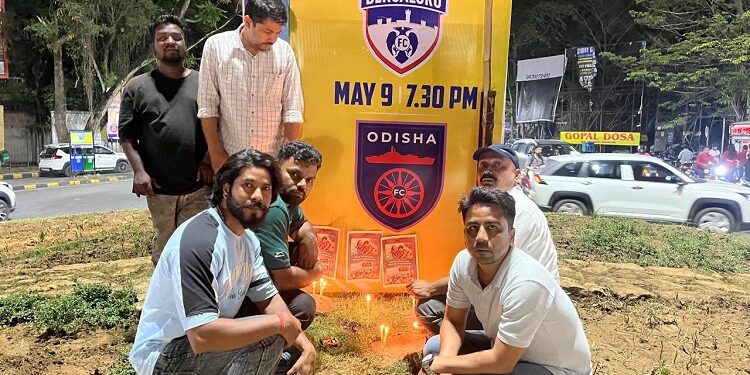 Jamshedpur prayer meeting : जबलपुर हादसे में मृत लोगों को जमशेदपुर में दी गई श्रद्धांजलि, को-ऑपरेटिव लॉ कॉलेज के पूर्व छात्रों व अधिवक्ताओं ने की प्रार्थना