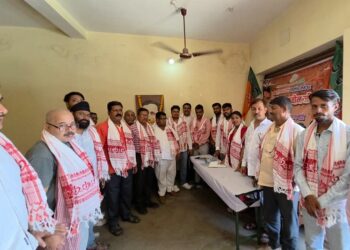Jamshedpur ghaghidih bjp meeting : भाजपा घाघीडीह मंडल की बैठक में गरजा संगठन के साथ ही अपराध, भ्रष्टाचार व अव्यवस्था पर चर्चा, अपराधियों को संरक्षण देने वाली व्यवस्था बर्दाश्त नहीं Jamshedpur ghaghidih bjp meeting : भाजपा घाघीडीह मंडल की बैठक में गरजा संगठन के साथ ही अपराध, भ्रष्टाचार व अव्यवस्था पर चर्चा, अपराधियों को संरक्षण देने वाली व्यवस्था बर्दाश्त नहीं