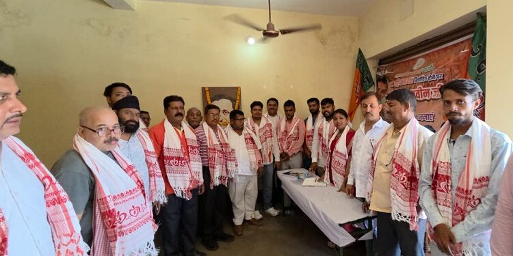 Jamshedpur ghaghidih bjp meeting : भाजपा घाघीडीह मंडल की बैठक में गरजा संगठन के साथ ही अपराध, भ्रष्टाचार व अव्यवस्था पर चर्चा, अपराधियों को संरक्षण देने वाली व्यवस्था बर्दाश्त नहीं
