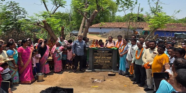 West singhbhum mla laid road foundation stone : विधायक निरल पुर्ती ने दोकट्टा हातु तालाब – गोरेयाबासा से पिंडकी सिंदरी पीसीसी सड़क का किया शिलान्यास, केंद्र से की आदिवासियों के सरना धर्मकोड पर शीघ्र निर्णय लेने की मांग