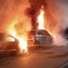Jamshedpur two cars burnt : जमशेदपुर के टुइलाडुंगरी में दूसरे दिन धू-धू कर जलीं दो सेकेंड हैंड कारें, साईं मोटर्स की गाड़ियों लगातार दूसरे दिन आग लगने से हड़कंप, दमकल कर्मियों ने बुझाई सड़क किनारे खड़ी दो कारों में लगी आग