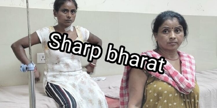Jamshedpur youth stabs wife : सिदगोड़ा के बागुनहातु में पति-पत्नी के विवाद ने लिया हिंसक रूप, पति ने पत्नी को चाकू मार कर किया जख्मी, बेटी को बचाने आई सास को भी किया घायल, देखें video