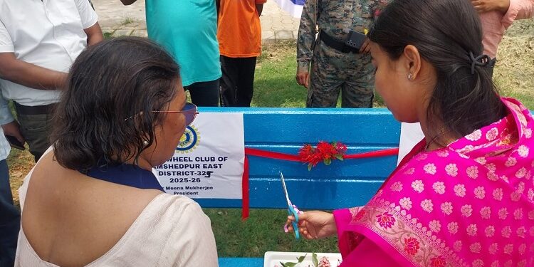 Jamshedpur iwc project inaugurated : आइडब्ल्यूसी जमशेदपुर ईस्ट ने सिदगोड़ा सूर्य मंदिर में लगाईं चार कुर्सियां, जमशेदपुर पूर्व की विधायक पूर्णिमा साहू ने किया परियोजना का उद्घाटन Jamshedpur iwc project inaugurated : आइडब्ल्यूसी जमशेदपुर ईस्ट ने सिदगोड़ा सूर्य मंदिर में लगाईं चार कुर्सियां, जमशेदपुर पूर्व की विधायक पूर्णिमा साहू ने किया परियोजना का उद्घाटन