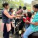 Jamshedpur dbms college of education : डीबीएमएस कॉलेज ऑफ एजुकेशन के रोटरैक्ट क्लब ने राहगीरों में बांटा मीठा शरबत, क्लब के सदस्यों ने कदमा पेट्रोल पंप पर आयोजित किया कार्यक्रम