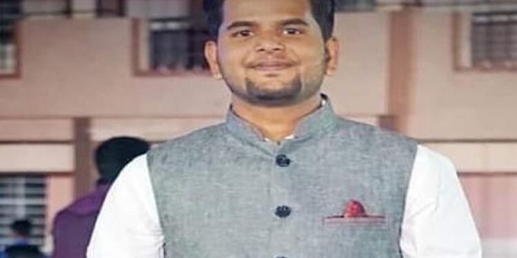 Adityapur one died in road accident : टाटा कांड्रा मुख्य मार्ग पर खड़े ट्रेलर से टकराई तेज रफ्तार बाइक, दुर्घटना में जख्मी बाइक सवार की अस्पताल ले जाते समय मौत, हादसे में मृत युवक की रोहित पाठक के रूप में की गई पहचान Adityapur one died in road accident : टाटा कांड्रा मुख्य मार्ग पर खड़े ट्रेलर से टकराई तेज रफ्तार बाइक, दुर्घटना में जख्मी बाइक सवार की अस्पताल ले जाते समय मौत, हादसे में मृत युवक की रोहित पाठक के रूप में की गई पहचान