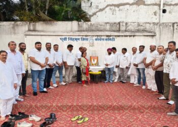 jamshedpur congress : जमशेदपुर में कांग्रेसियों ने पूर्व प्रधानमंत्री राजीव गांधी को किया याद, दी श्रद्धांजलि