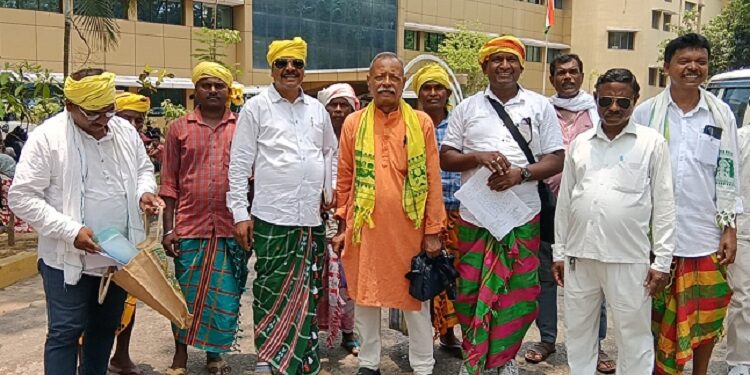 Jamshedpur majhi pargana mahal demands : माझी परगना महाल ने दिल्ली में प्रस्तावित जन संस्कृति समागम का किया बहिष्कार, आयोजन को बताया आदिवासियों को जबरन हिंदू बनाने की साजिश, आयोजक जनजाति सुरक्षा मंच को ठहराया आरएसएस का अंग  