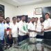 Jamshedpur rural jlkm memorandum to dc : जादूगोड़ा के कुलियाना घाट में बन रही पुलिया में घटिया सामग्रियों के उपयोग का आरोप, जेएलकेएम के दल ने डीसी को ज्ञापन सौंप की कार्रवाई की मांग