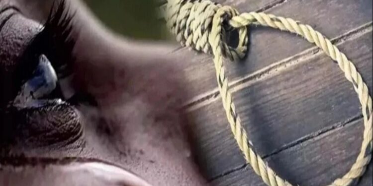 Jamshedpur rural school girl suicide : घर से दो किमी दूर पेड़ से लटका मिला बोड़ाम के नूतनडीह गांव की छात्रा का शव, 21 मई को तालाब में नहाने गई छात्रा नहीं लौटी घर, चौथे दिन शव पेड़ से लटका मिलने से पूरे गांव में शोक की लहर Jamshedpur rural school girl suicide : घर से दो किमी दूर पेड़ से लटका मिला बोड़ाम के नूतनडीह गांव की छात्रा का शव, 21 मई को तालाब में नहाने गई छात्रा नहीं लौटी घर, चौथे दिन शव पेड़ से लटका मिलने से पूरे गांव में शोक की लहर