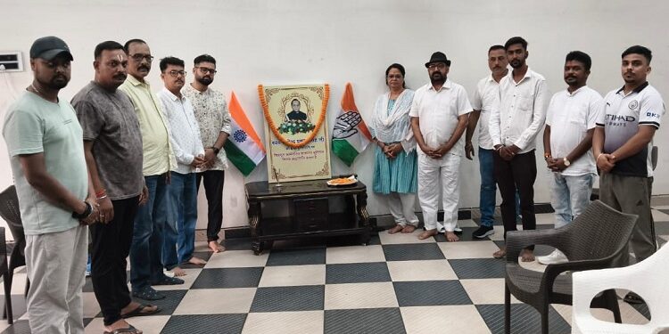 Jamshedpur intuc leader remembered : सिंहभूम असंगठित कामगार यूनियन की ओर से श्रद्धांजलि सभा आयोजित, पूर्व राष्ट्रीय महासचिव स्व राजेंद्र सिंह को छठी पुण्यतिथि पर दी श्रद्धांजलि