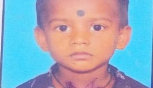 Jamshedpur rural child death : बहरागोड़ा के निरंजनपुर गांव में छत से गिर कर 5 वर्षीय बालक की मौत, आधी रात को छत से उतरने के क्रम में नीचे आ गिरा, बहरागोड़ा अस्पताल पहुंचने से पहले तोड़ चुका था दम