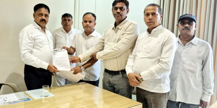 jamshedpur sarvdharm sadbhavna samiti- झारखंड में होल्डिंग टैक्स वृद्धि पर पुनर्विचार का मंत्री ने दिया आश्वासन, सर्वधर्म सद्भावना समिति ने मंत्री को सौपा मांग पत्र