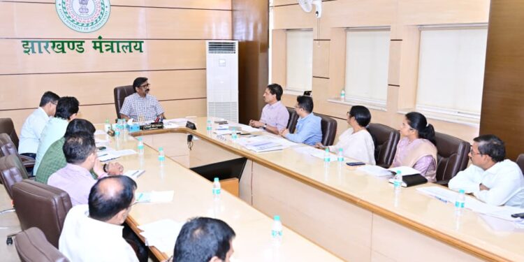 jharkhand cm meeting : झारखंड के मुख्यमंत्री हेमन्त सोरेन ने की महिला, बाल विकास एवं सामाजिक सुरक्षा विभाग की अद्यतन कार्य प्रगति की समीक्षात्मक बैठक संपन्न, दिया निर्देश – बाल विवाह जैसी कुप्रथाओं पर हर हाल में रोक लगाई जाए