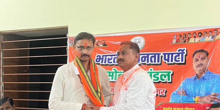 jamshedpur bjp sonari : भाजपा के सोनारी मंडल में आक्रोश प्रदर्शन को लेकर बैठक, गुरुवार को होगा शक्ति प्रदर्शन