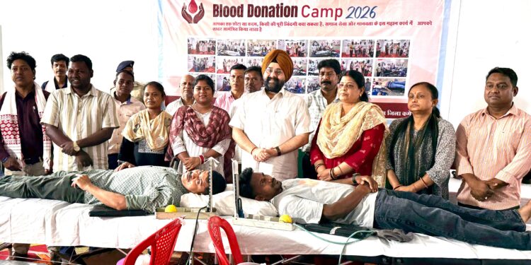 jamshedpur blood donation- मानव सेवा का सर्वोत्तम माध्यम है रक्तदान : काले, बागुनहातु रक्तदान शिविर में शामिल होकर काले ने बढ़ाया रक्तदाताओं का उत्साह