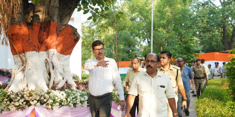 Jharkhand governor visit jamshedpur on June 1: झारखंड के राज्यपाल संतोष गंगवार 1 जून को आएंगे जमशेदपुर, मणिपाल टाटा मेडिकल कॉलेज के ग्रेजुएशन सेरेमनी में होंगे शामिल, उपायुक्त ने कार्यक्रम स्थल का किया निरीक्षण, सुरक्षा एवं अन्य व्यवस्थाओं का लिया जायजा