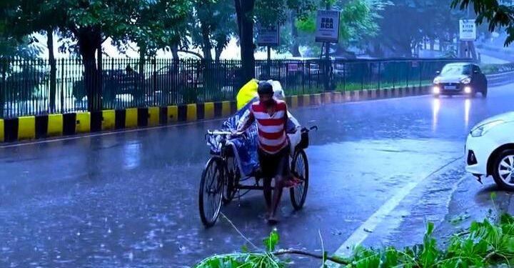 Jharkhand weather alert – रांची समेत इन जिलों में आंधी-पानी का अलर्ट, 60 किमी प्रति घंटे की रफ्तार से चलेगी हवाएं