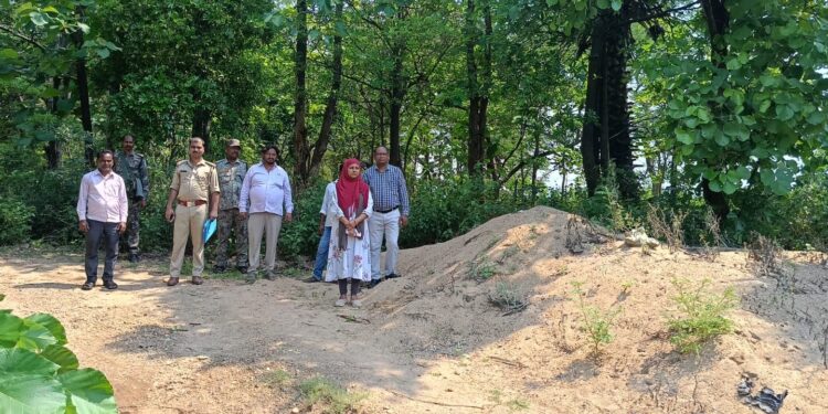 jamshedpur rural- गालूडीह में अवैध बालू तस्करी पर पुलिस की बड़ी कार्रवाई, 3500 सीएफसी बालू जब्त, माफियाओं में हड़कंप jamshedpur rural- गालूडीह में अवैध बालू तस्करी पर पुलिस की बड़ी कार्रवाई, 3500 सीएफसी बालू जब्त, माफियाओं में हड़कंप