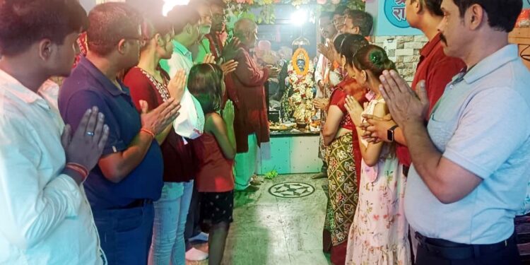 jamshedpur shani shanti yagya-जुगसलाई शनिदेव मंदिर में शनि शांति यज्ञ का आयोजन,हजारों भक्तों ने ग्रहण किया प्रसाद