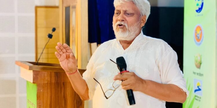 jamshedpur river and mountain seminar : जमशेदपुर में आयोजित दो दिवसीय राष्ट्रीय नदी पर्वत सम्मेलन का समापन, केंद्र सरकार को देने के लिए पर्यावरण को लेकर एक मसौदा को मिली मंजूरी, सरयू राय ने कहा – अगली पीढ़ी की भलाई ‘सनातन विकास’ मॉडल में ही संभव