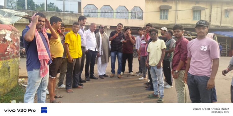 jamshedpur jdu signature abhiyan- घाटशिला में ट्रेनों की लेटलतीफी को लेकर जदयू का हस्ताक्षर अभियान रविवार को, जिला अध्यक्ष सुबोध श्रीवास्तव ने स्थल का किया निरीक्षण