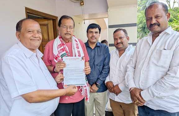 jharkhand bhasha bachao sangharsh samiti met finance minister-जेटेट में भोजपुरी, मगही एवं अंगिका को शामिल करने की मांग तेज, भाषा बचाओ संघर्ष समिति के प्रतिनिधिमंडल ने वित्त मंत्री से की मुलाकात, सौंपा ज्ञापन, मंत्री ने सकारात्मक पहल का दिया आश्वासन