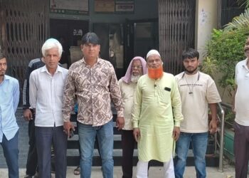 jamshedpur lpg and oxygen cylinders storage- मानगो जवाहरनगर गोदाम में एलपीजी व आक्सीजन सिलेंडर के भंडारण पर रोक लगाने की मांग, नगर निगम के पदाधिकारी से मिले स्थानीय लोग, देखिए video jamshedpur lpg and oxygen cylinders storage- मानगो जवाहरनगर गोदाम में एलपीजी व आक्सीजन सिलेंडर के भंडारण पर रोक लगाने की मांग, नगर निगम के पदाधिकारी से मिले स्थानीय लोग, देखिए video