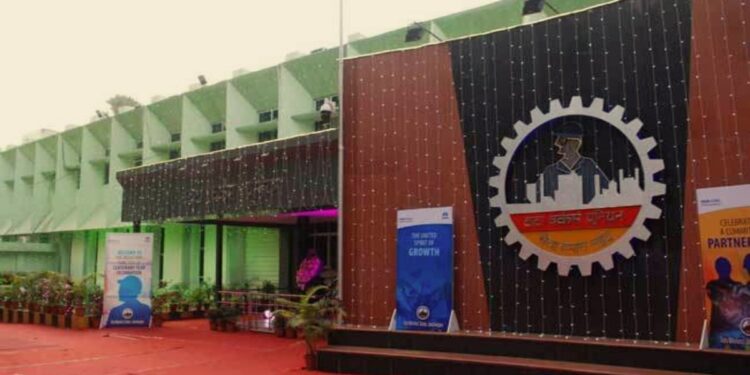Tata steel wage revision : टाटा स्टील में वेज रिवीजन की वार्ता के दौरान उभरा गतिरोध, टाटा वर्कर्स यूनियन ने बुलायी कमेटी मीटिंग Tata steel wage revision : टाटा स्टील में वेज रिवीजन की वार्ता के दौरान उभरा गतिरोध, टाटा वर्कर्स यूनियन ने बुलायी कमेटी मीटिंग