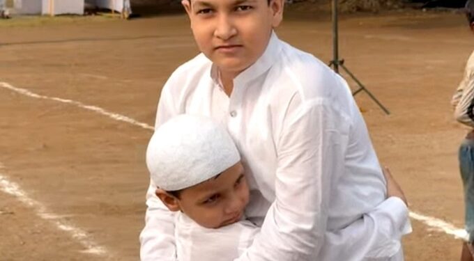 Jamshedpur bakrid : जमशेदपुर में धूमधाम से मनी बकरीद, ईदगाह और मस्जिदों में अदा की गयी नमाज Jamshedpur bakrid : जमशेदपुर में धूमधाम से मनी बकरीद, ईदगाह और मस्जिदों में अदा की गयी नमाज