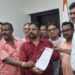 Press club of jamshedpur : प्रेस क्लब के लोग जमशेदपुर डीसी से मिले, फर्जी पत्रकारों की बाढ़ को रोकने की बनी रणनीति