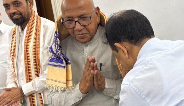 Jamshedpur mla saryu roy : एक समीक्षा, जमशेदपुर के विधायक सरयू राय हर बार असामान्य ही करते हैं, 50 दिनों में ट्रेनों की लेटलतीफी का समाधान करवाना कोई खेल नहीं, रेल यात्री संघर्ष समिति अभी भी निश्चिंत नहीं, चौकसी जबरदस्त, 48 घंटों के भीतर अबीर मिश्रा की नियुक्ति सरयू राय की धमक को ही रेखांकित करती है