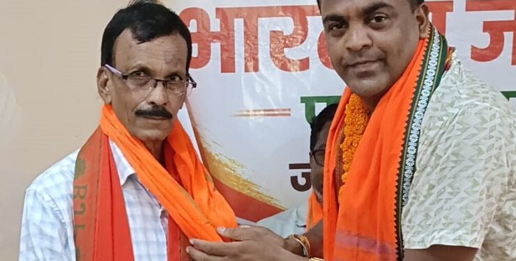 Jamshedpur bjp parsudih : भाजपा परसुडीह मंडल की परिचय बैठक संपन्न, नव नियुक्त मंडल अध्यक्ष सुमित कुमार शर्मा का भव्य स्वागत
