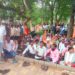 jamshedpur rural bjp Protest- विभिन्न मांगों को लेकर भाजपाइयों ने रैली निकाल कर चाकुलिया प्रखंड कार्यालय पर दिया धरना, बीडीओ को ज्ञापन सौंपा