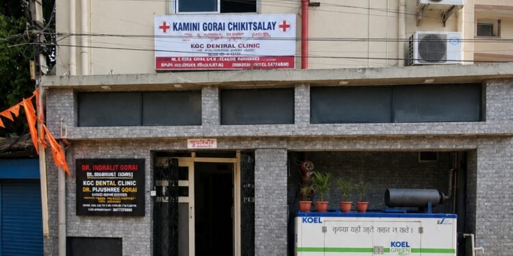 Jamshedpur medical negligence : कदमा के नर्सिंग होम में ऑपरेशन से पहले मरीज की बिगड़ी तबीयत, महिला की मौत पर परिजनों का हंगामा