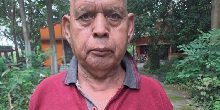 jamshedpur sad news : कांग्रेस नेता रजनीश सिंह के पिता व पुलिस एसोसिएशन के पदाधिकारी रहे काशीनाथ सिंह का निधन, अंतिम संस्कार में कई दलों के नेताओं ने दी श्रद्धांजलि
