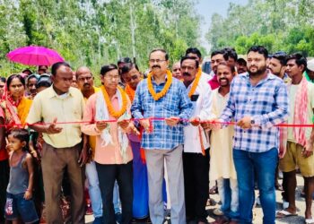 jamshedpur jugsalai mla mangal kalindi- जुगसलाई विधायक मंगल कालिंदी ने किया सातगुडूंम नदी पर पुल का उद्घाटन, कहा-हेमंत सरकार घोषणा नहीं धरातल पर विकास दिखाती है, देखिए video jamshedpur jugsalai mla mangal kalindi- जुगसलाई विधायक मंगल कालिंदी ने किया सातगुडूंम नदी पर पुल का उद्घाटन, कहा-हेमंत सरकार घोषणा नहीं धरातल पर विकास दिखाती है, देखिए video