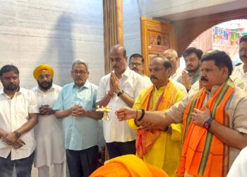 jamshedpur visit of central minister : मोदी सरकार के 12 वर्ष पूर्ण होने पर जमशेदपुर में भाजपा ने सेवा, स्वच्छता, पर्यावरण और विकास को समर्पित कई कार्यक्रम का किया आयोजन, केंद्रीय राज्य मंत्री सतीश चंद्र दुबे के साथ पूर्व मुख्यमंत्री रघुवर दास, सांसद विद्युत महतो, विधायक पूर्णिमा साहू ने भी कार्यक्रम में लिया हिस्सा
