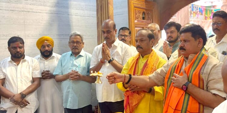 jamshedpur visit of central minister : मोदी सरकार के 12 वर्ष पूर्ण होने पर जमशेदपुर में भाजपा ने सेवा, स्वच्छता, पर्यावरण और विकास को समर्पित कई कार्यक्रम का किया आयोजन, केंद्रीय राज्य मंत्री सतीश चंद्र दुबे के साथ पूर्व मुख्यमंत्री रघुवर दास, सांसद विद्युत महतो, विधायक पूर्णिमा साहू ने भी कार्यक्रम में लिया हिस्सा jamshedpur visit of central minister : मोदी सरकार के 12 वर्ष पूर्ण होने पर जमशेदपुर में भाजपा ने सेवा, स्वच्छता, पर्यावरण और विकास को समर्पित कई कार्यक्रम का किया आयोजन, केंद्रीय राज्य मंत्री सतीश चंद्र दुबे के साथ पूर्व मुख्यमंत्री रघुवर दास, सांसद विद्युत महतो, विधायक पूर्णिमा साहू ने भी कार्यक्रम में लिया हिस्सा