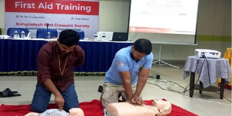 Jamshedpur red cross first aid training : रेड क्रॉस की ओर से टीटीएस में फर्स्ट एड प्रशिक्षण शिविर आयोजित, चालक-हवालदार प्रशिक्षुओं को दिया गया प्रशिक्षण Jamshedpur red cross first aid training : रेड क्रॉस की ओर से टीटीएस में फर्स्ट एड प्रशिक्षण शिविर आयोजित, चालक-हवालदार प्रशिक्षुओं को दिया गया प्रशिक्षण