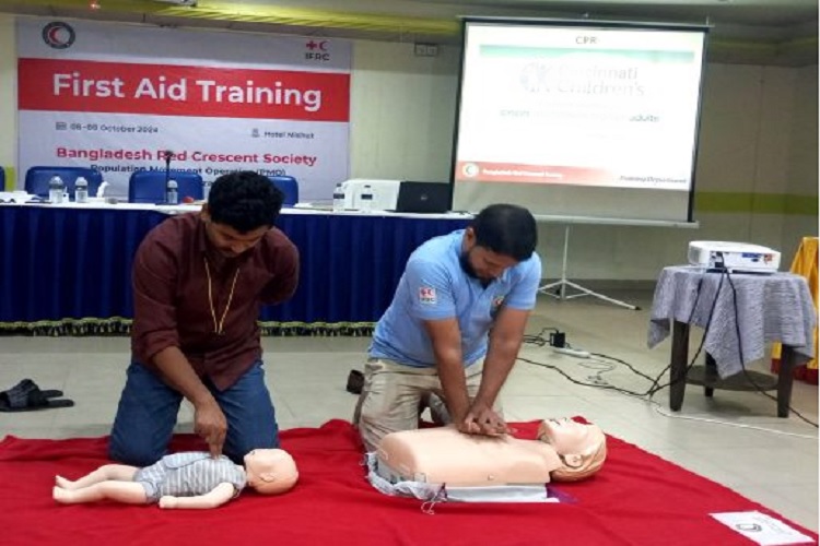 Jamshedpur red cross first aid training : रेड क्रॉस की ओर से टीटीएस में फर्स्ट एड प्रशिक्षण शिविर आयोजित, चालक-हवालदार प्रशिक्षुओं को दिया गया प्रशिक्षण Jamshedpur red cross first aid training : रेड क्रॉस की ओर से टीटीएस में फर्स्ट एड प्रशिक्षण शिविर आयोजित, चालक-हवालदार प्रशिक्षुओं को दिया गया प्रशिक्षण