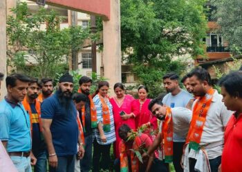 jamshedpur bjp-विश्व पर्यावरण दिवस पर भाजपा जुगसलाई मंडल ने चलाया ‘एक पेड़ मां के नाम’ अभियान, कई स्थानों पर लगाए फलदार पौधे, पर्यावरण संरक्षण का संदेश जन जन तक पहुंचाने का लिया संकल्प