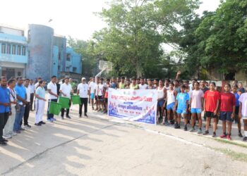 west singhbhum olympic divas-अंतरराष्ट्रीय ओलम्पिक दिवस पर दौड़ी खेल प्रतिभाएं, क्रॉस कंट्री रेस में दिखा जोश, चाईबासा में 8 किमी क्रॉस कंट्री रेस में 96 खिलाड़ियों ने लिया भाग, विजेताओं को नगद पुरस्कार, ट्रॉफी एवं प्रशस्ति पत्र देकर किया गया सम्मानित west singhbhum olympic divas-अंतरराष्ट्रीय ओलम्पिक दिवस पर दौड़ी खेल प्रतिभाएं, क्रॉस कंट्री रेस में दिखा जोश, चाईबासा में 8 किमी क्रॉस कंट्री रेस में 96 खिलाड़ियों ने लिया भाग, विजेताओं को नगद पुरस्कार, ट्रॉफी एवं प्रशस्ति पत्र देकर किया गया सम्मानित